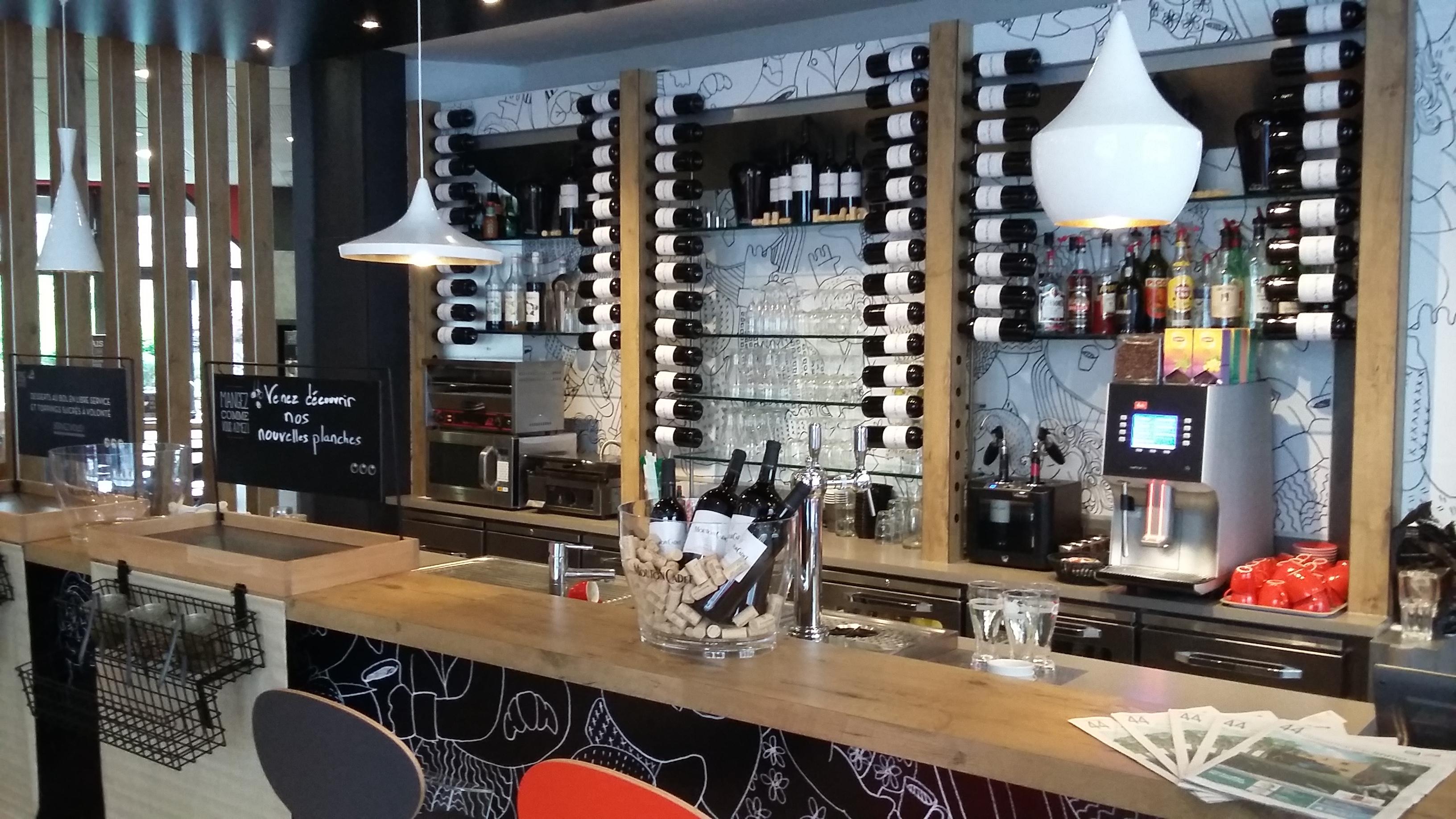 Ibis Centre Tour Bretagne Nantes