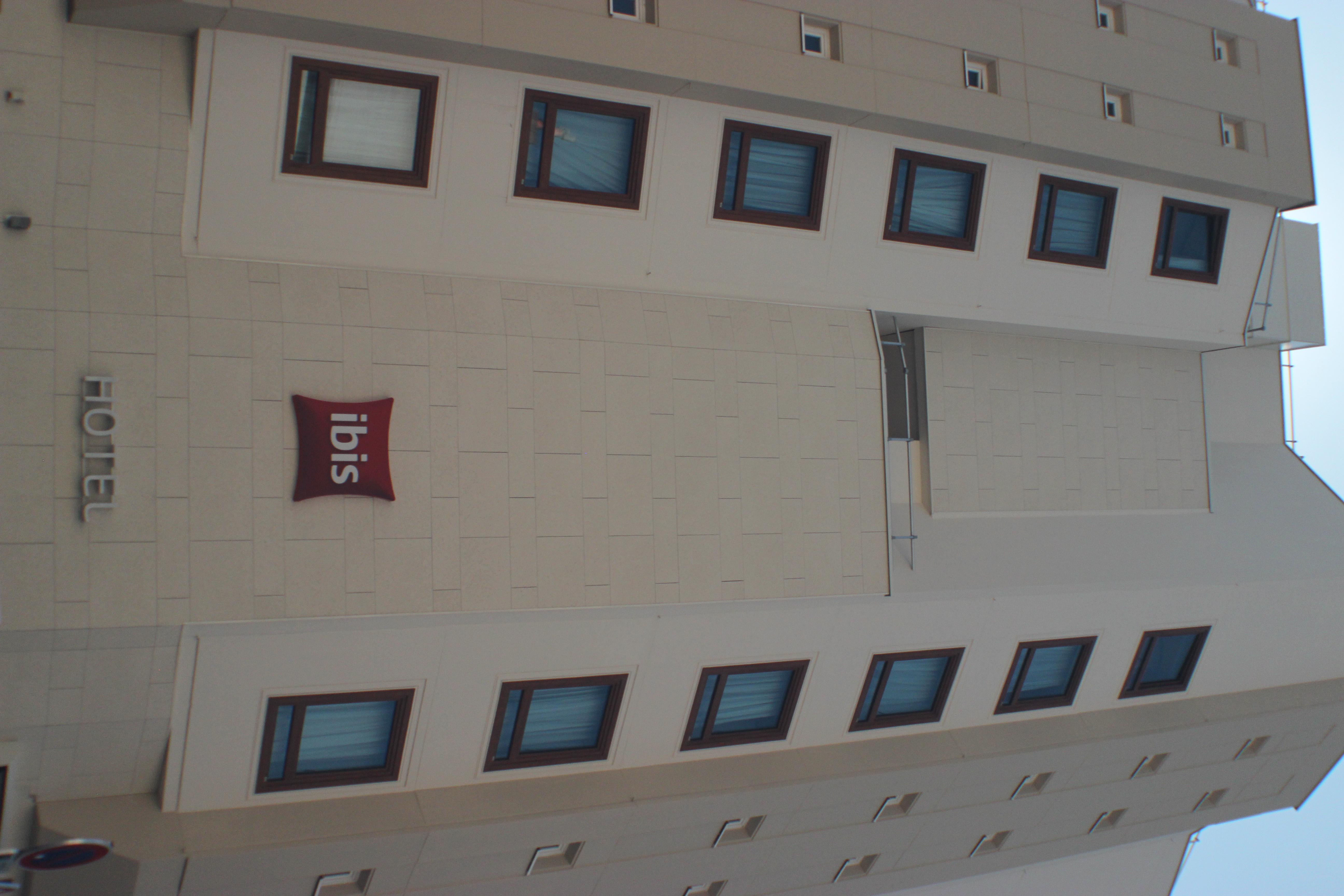 Ibis Centre Tour Bretagne Hotel 3*