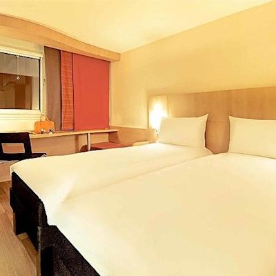 Ibis Centre Tour Bretagne Nantes