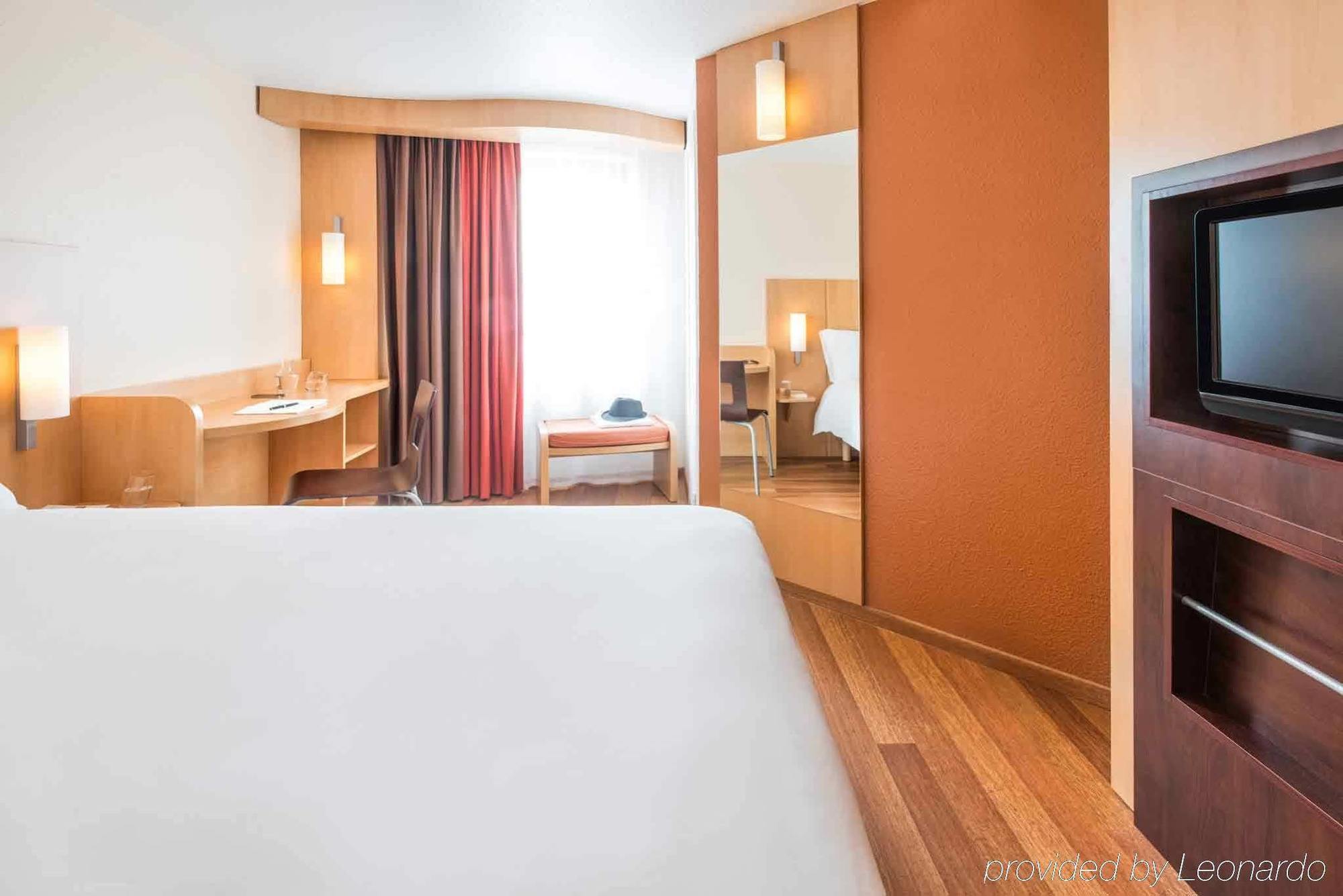 Ibis Centre Tour Bretagne 3* Nantes